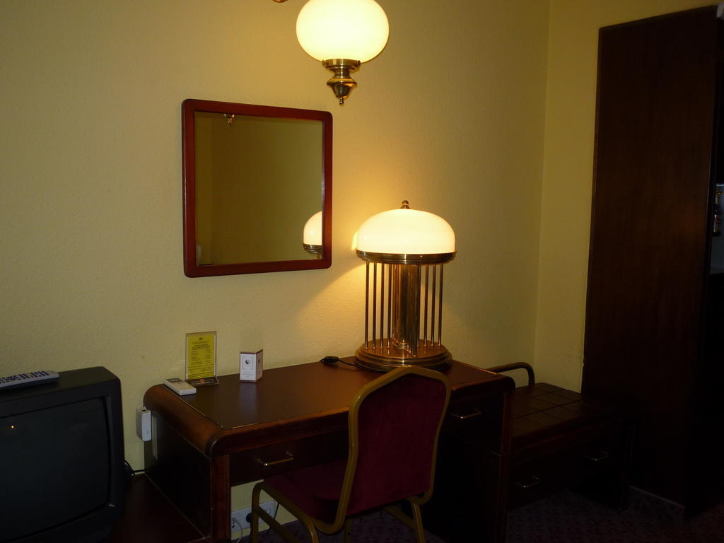 ホテルKaloz Fregatt Panzio & Etterem タタ 部屋 写真